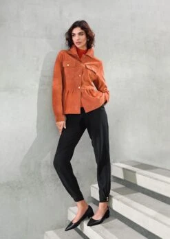 Schmale Hose Mit Modischem Saumbündchen Schwarz