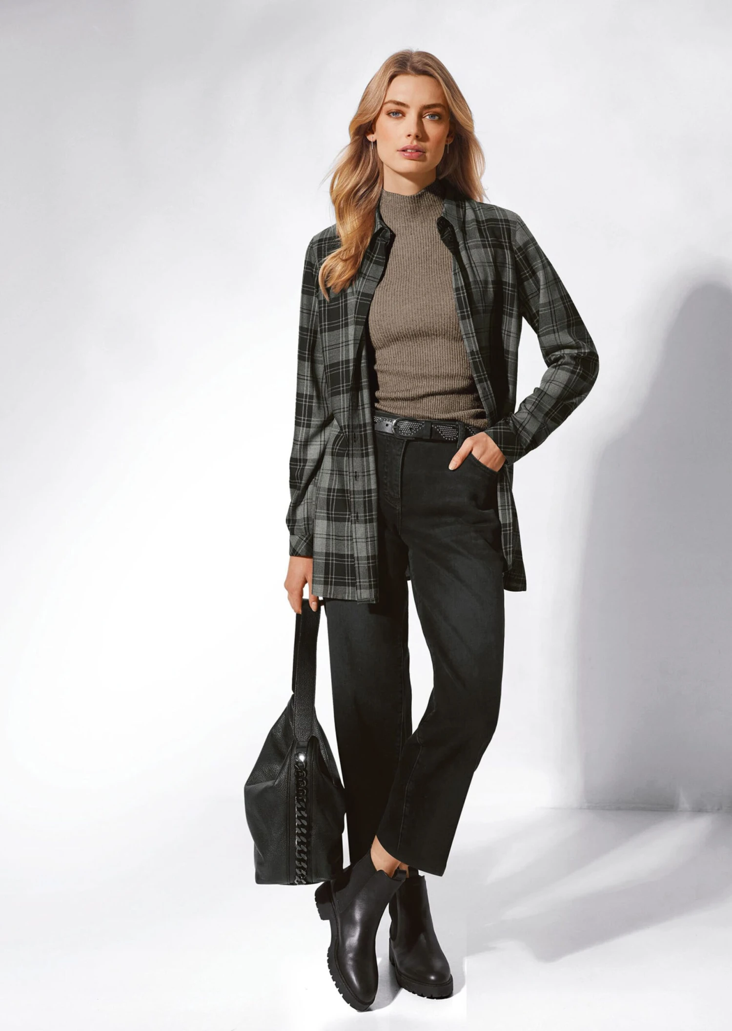 Culotte-Jeans In Modischer 7/8-Länge Schwarz 4 Culotte-Jeans In Modischer 7/8-Länge Schwarz – Bild 2