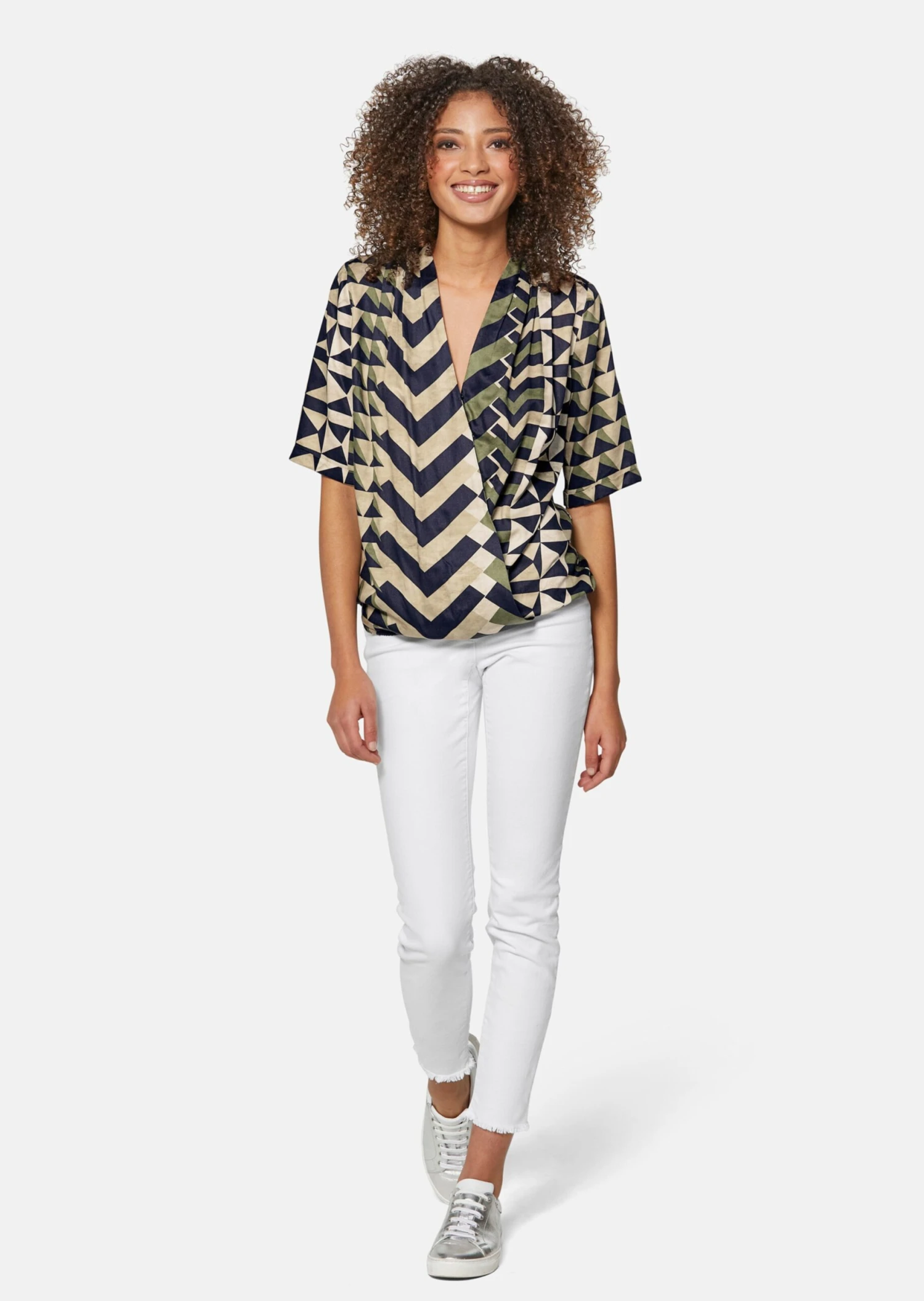 Wickelbluse Mit Muster Oliv / Multicolor 4 Wickelbluse Mit Muster Oliv / Multicolor – Bild 2