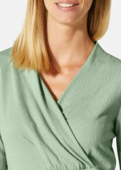 Shirt Mit 3/4-Ärmeln Und Modischer Raffung Hellsalbeigrün -Madeleine Mode 3e1d408e436b0b2222ecedbfce5bfc77