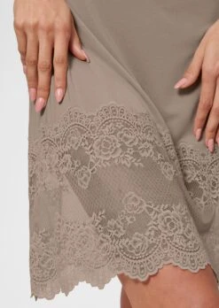 Hemdröckchen Mit Spitze Caramel -Madeleine Mode 4b08e51eef1c6b56fa5bd7b123aed3cb