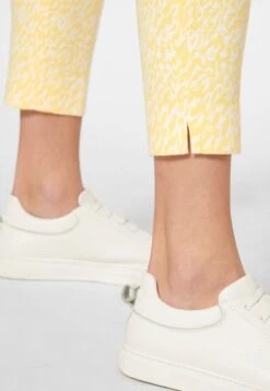 JACQUARD IN ZIGARET - Stoffhose - Pastellvanille Wollweiß -Madeleine Mode 56971221b2a24346abf29eeaa21ea59e