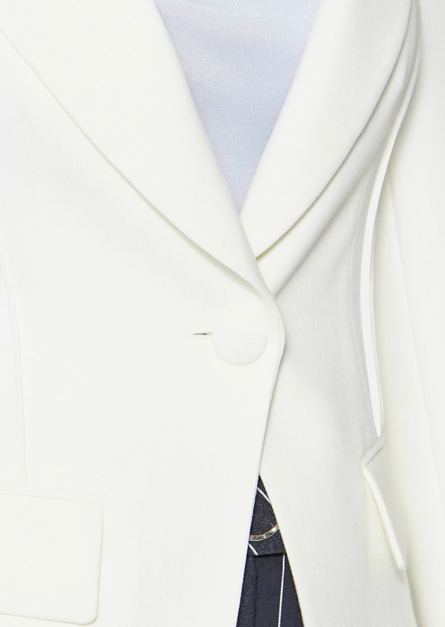 Blazer Mit Biesen Und Markanter Schulterpartie Wollweiß 7 Blazer Mit Biesen Und Markanter Schulterpartie Wollweiß – Bild 5