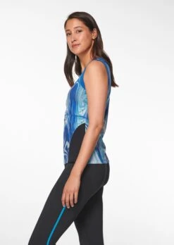 Top Mit Unikat-Print Royalblau / Multicolor -Madeleine Mode 5771331f4a95efeb3fa26e3cd7239bf6