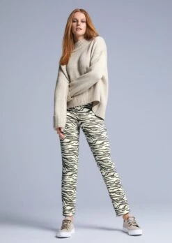 Jogg-Pants Mit Muster Wollweiß / Multicolor -Madeleine Mode 57ae3d51a40ae32665c1f2ee9650c3fd