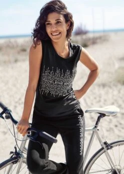 Achseltop Mit Glitzerprint Und Logo-Stickerei Schwarz 13 Achseltop Mit Glitzerprint Und Logo-Stickerei Schwarz -Madeleine Mode 5b6e2a6b363fbe17fd84e285bf5feccb