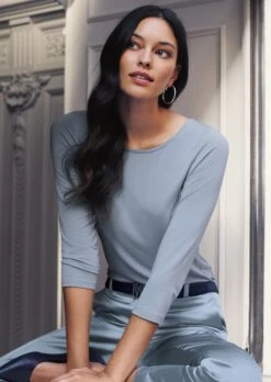 Satin-Hose Mit Vorderseitigen Saumschlitzen Rauchblau -Madeleine Mode 60429dc308165b738ae1c04a868e374e