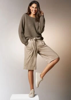 Elegante Bermuda In Veloursleder-Optik Helltaupe -Madeleine Mode 6451696b2e3ff0c1c0d0bc28b75636d7