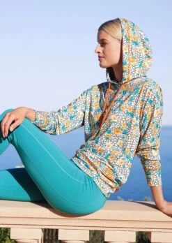 Sweatshirt Mit Kapuze Und Floralem Printä Ecru / Multicolor -Madeleine Mode 732b2f864ca94917f2ba1422e4f47fe0