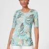 RUNDHALS MIT UNIKAT PRINT - T-Shirt Print - Türkis Multicolor -Madeleine Mode 763273e1ebad440f826ad4879deb75e0