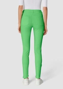 Schlanke Jeans Mit Fransensaum Leuchtgrün -Madeleine Mode 87407ae0b382cf36da68ecdedad09b75