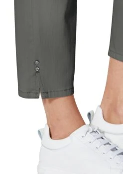 Schlanke 7/8-Jeans Mit Strass-Dekoration Grey -Madeleine Mode 8b37443d9d7b66ff264d48d74bf8be5a