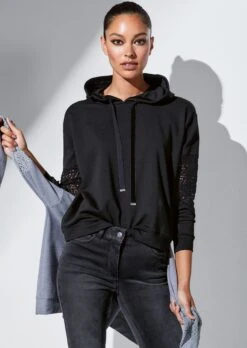 Sweatshirt Mit Spitzenbesatz Schwarz -Madeleine Mode a2ac686ad8451513ff4fdcc8936a2f20