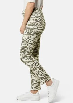 Jogg-Pants Mit Muster Wollweiß / Multicolor -Madeleine Mode a451f971da20bdfa769a827267e96c9f