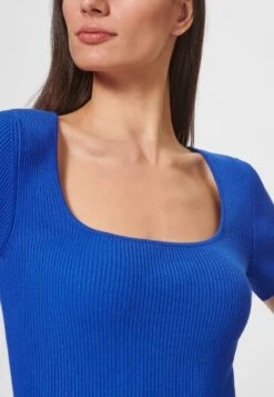 MIT ECKIGEM AUSSCHNITT - T-Shirt Basic - Royal -Madeleine Mode a8a0c7b3af064884a425f99f4dc9825a