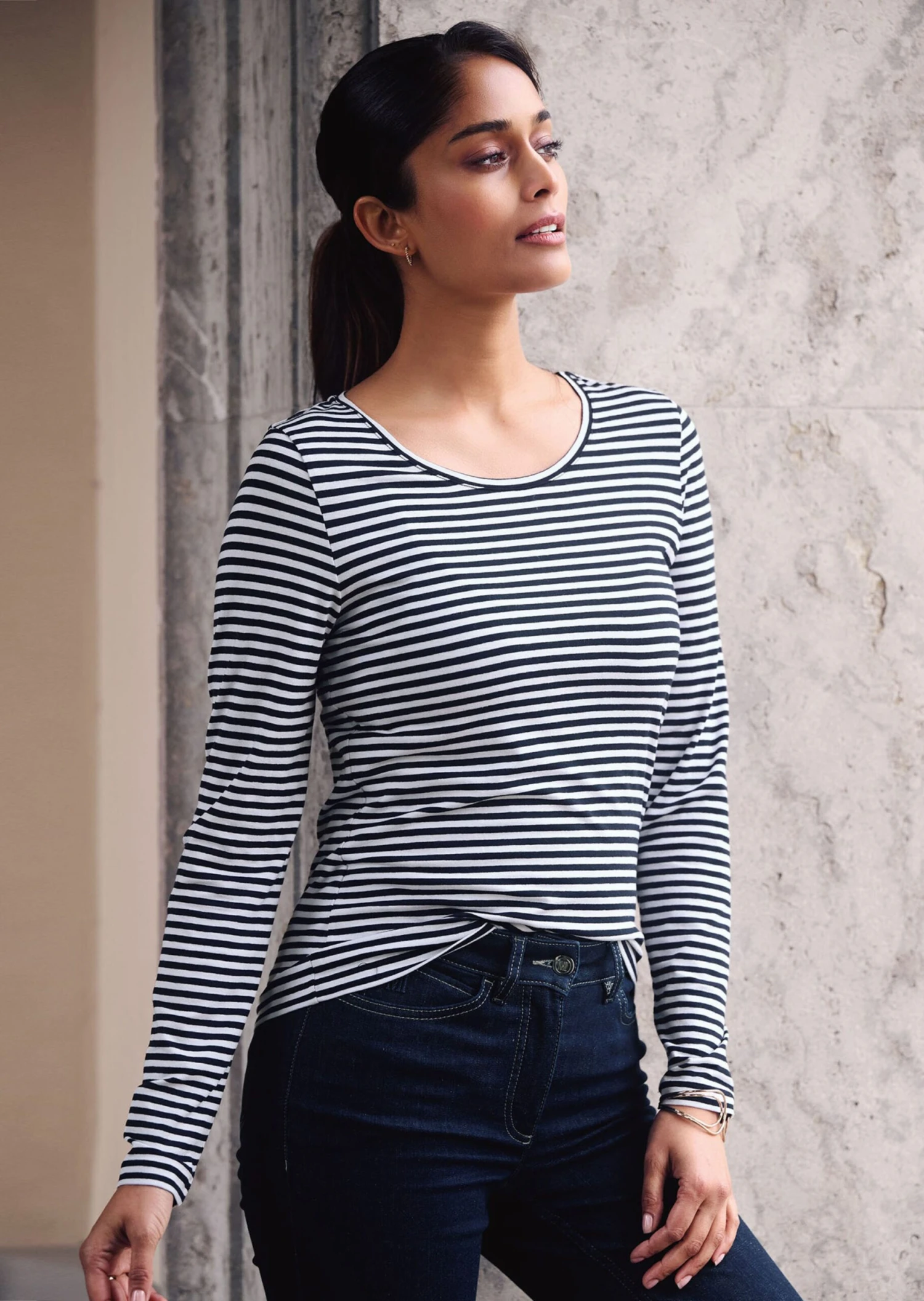 Ringel-Shirt Mit Kurzen Ärmeln Marine / Weiß 8 Ringel-Shirt Mit Kurzen Ärmeln Marine / Weiß – Bild 6