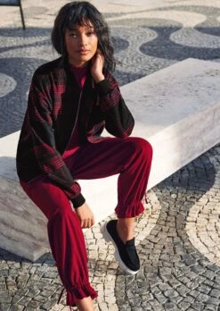 Ceramica-Hose Im Lässigen Joggpants-Style Johannisbeere -Madeleine Mode af2e545dde528ff5a281c511f1fa74ca