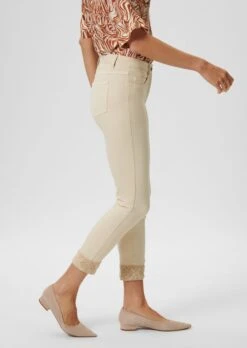 Jeans Mit Häkelspitze Kiesel -Madeleine Mode c2826117abfd1707b2f8c4b35117498d