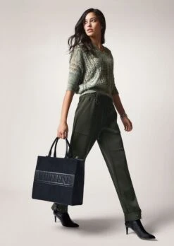 Joggpants Mit Tunnelzug Dunkelolivgrün -Madeleine Mode c3ca6ca9a1f9a67ec5108f525ecf8a9e