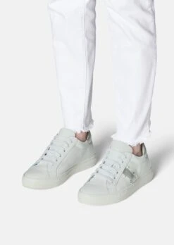 Leder-Sneaker Mit Ziersteinchen Weiß / Silberfarben