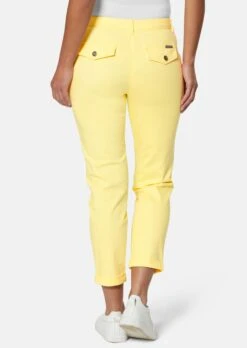 Verkürzte Hose Im Lässigen Chino-Style Vanille -Madeleine Mode e18b947e4afda0b7c73b43d2b3f9c768