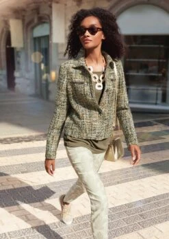 Kurze Tweedjacke Oliv / Multicolor 15 Kurze Tweedjacke Oliv / Multicolor -Madeleine Mode ebf77f380dffb592a3f24bb27678a6a1