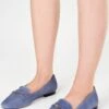 Loafer Aus Veloursleder Mit Zierkette Rauchblau -Madeleine Mode f54699d016765bc21d7b226b6e0f18c8