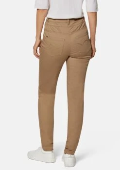 Highwaist-Jeans Aus Power-Stretch Macadamia -Madeleine Mode fa77d0dcc8d2b41d8f9f7fd4c8b1083e