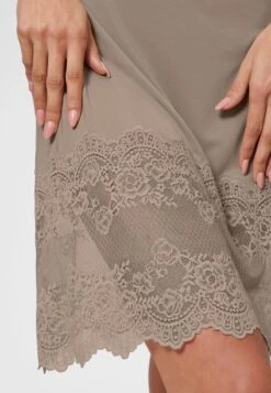 HEMDRÖCKCHEN MIT - Nachthemd - Caramel -Madeleine Mode ffbd864613eb4630b4b978eb4f3b78a7